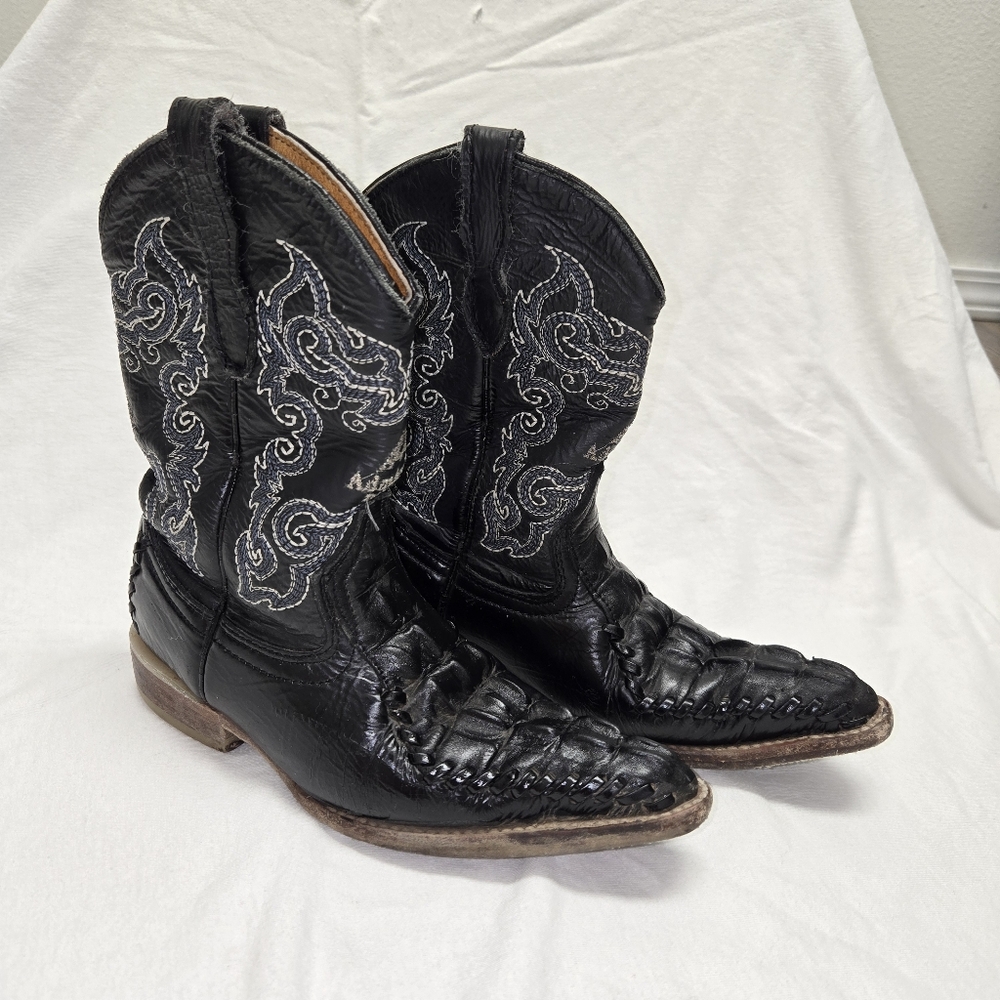 Black Western Crocodille/Alligator leather Cowboy Boots with Embroidered Design - Picture 2 of 7
